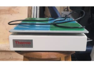 Thermo Scientific 88881103 Shaker