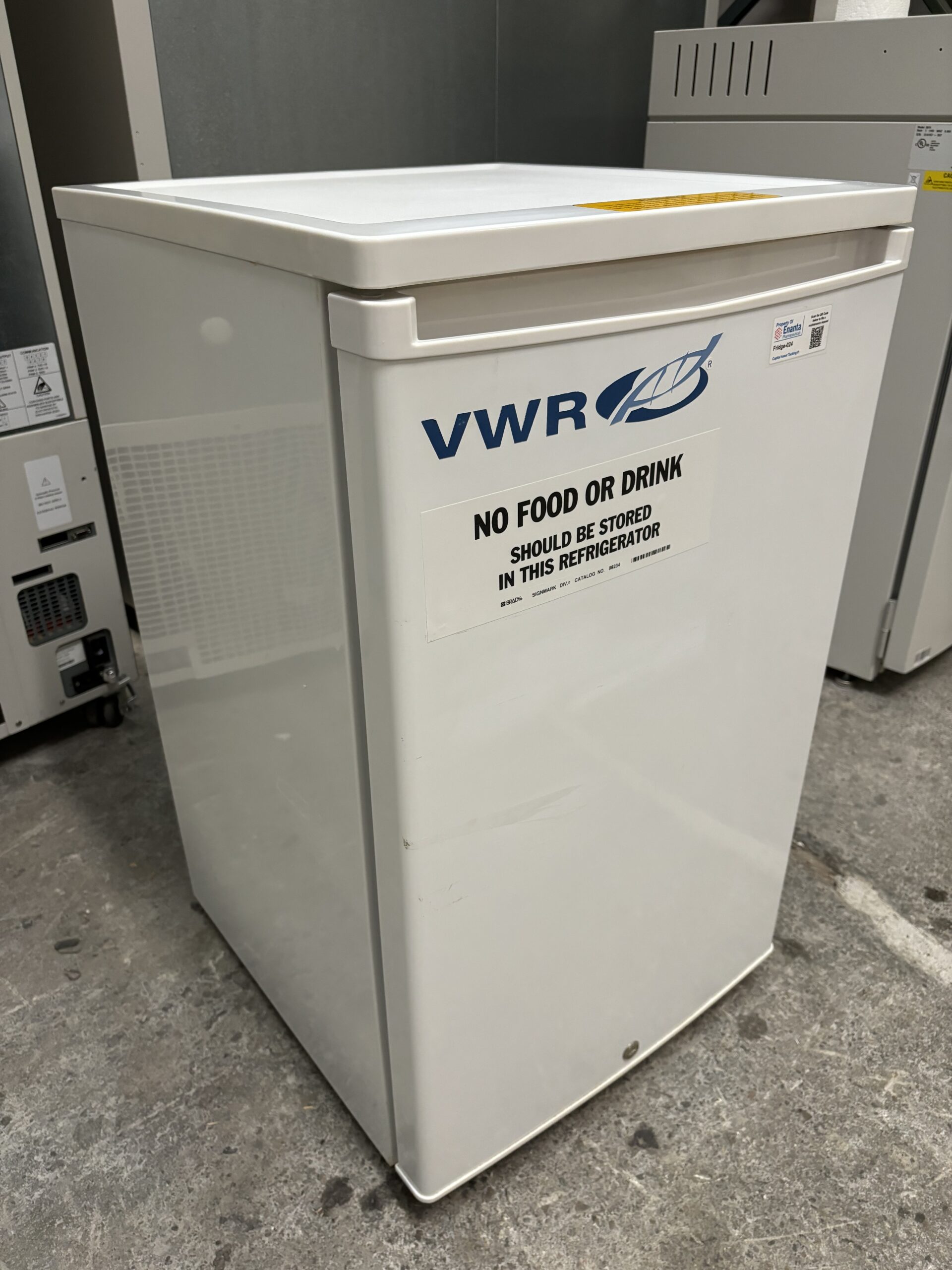 VWR SCUCFS-0404 Undercounter Refrigerator
