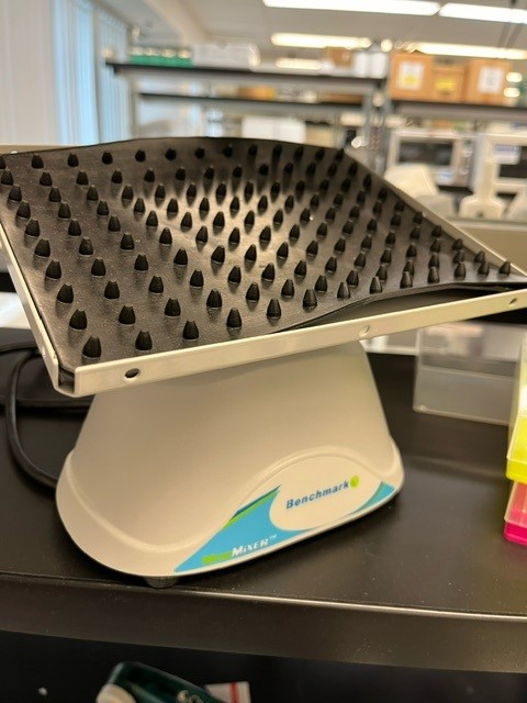 Benchmark Scientific MiniMixer H3D1020 Platform Rocker