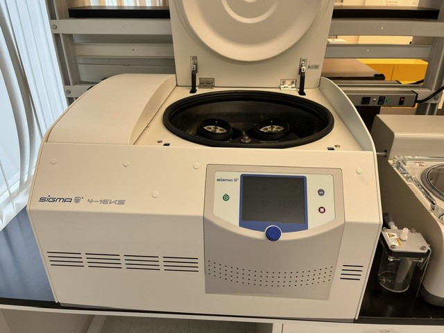 Sigma Aldrich 4-16KS Refrigerated Centrifuge