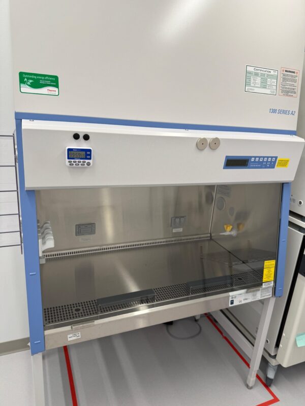 Thermo Scientific 1375 Biosafety Cabinet