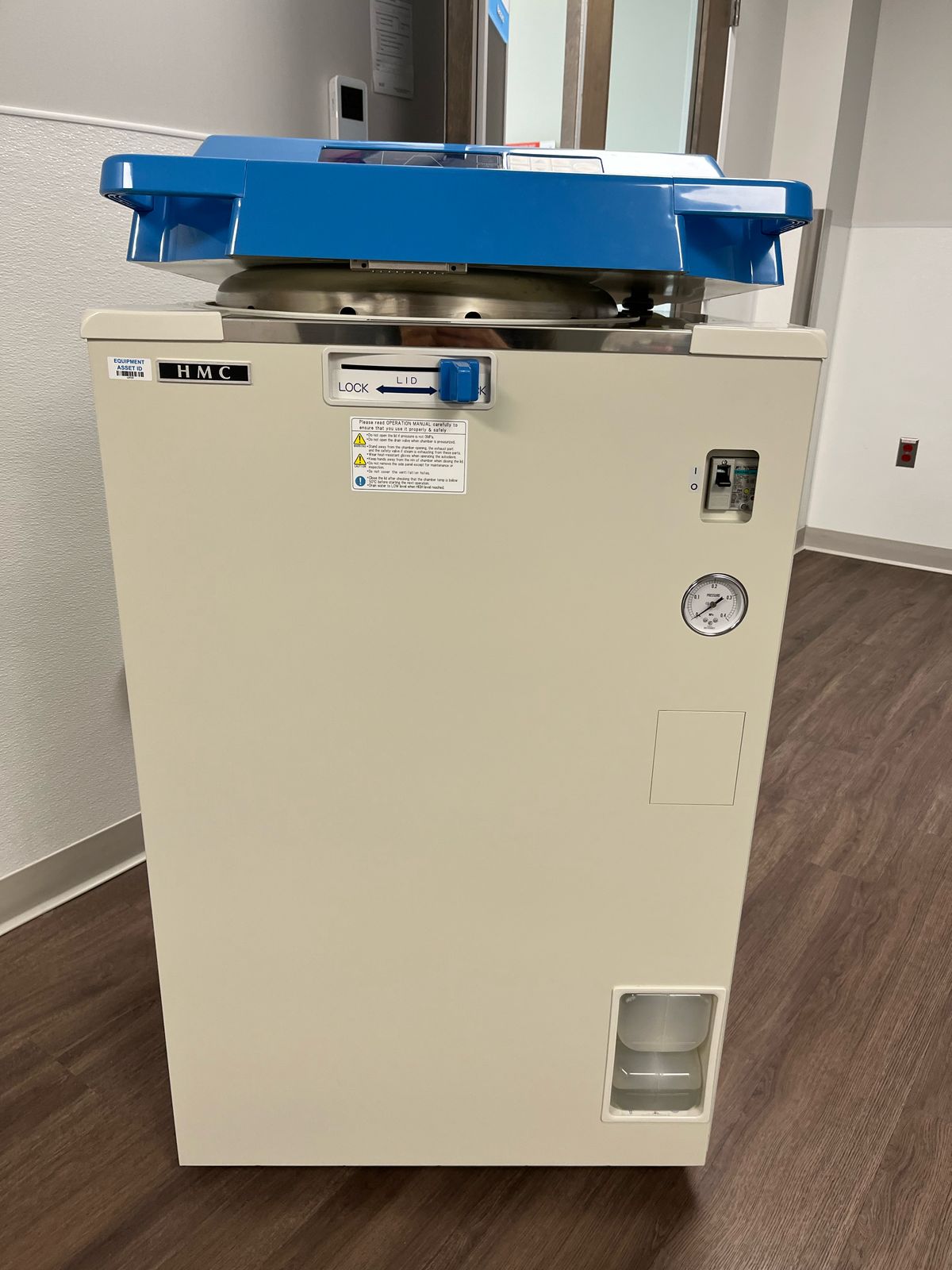 Hirayama HV-110L Vertical Autoclave