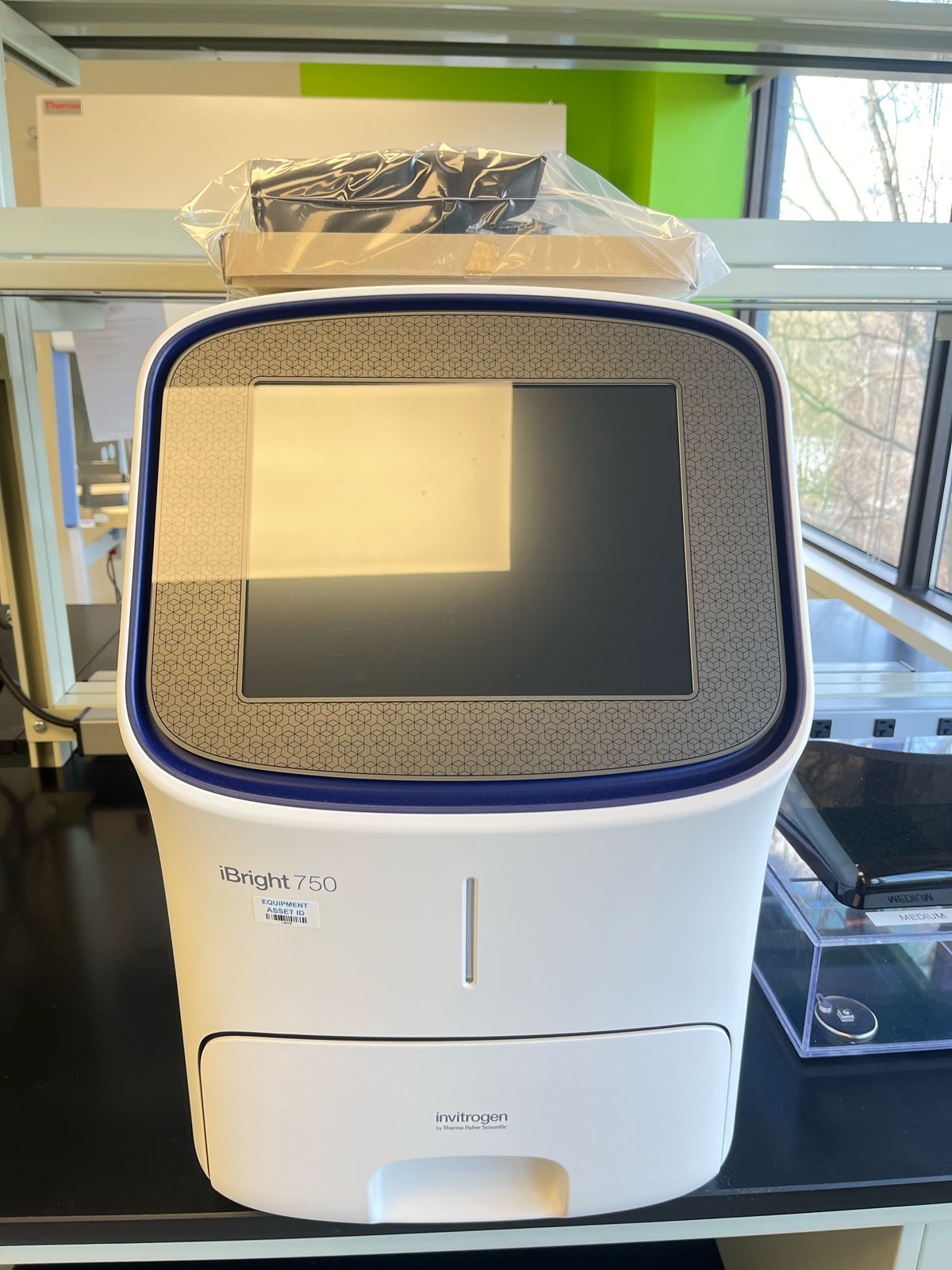Invitrogen iBright CL750 Gel Imaging System