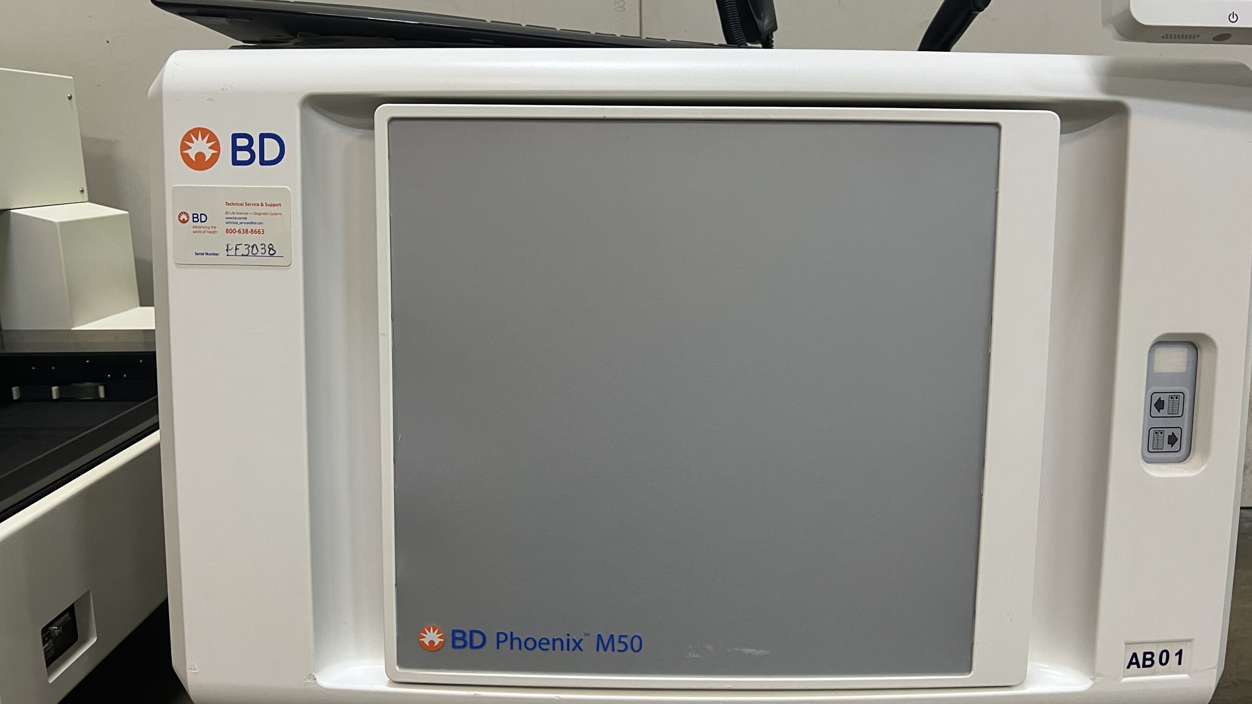 Becton Dickinson Phoenix M50 Microbial ID/AST testing system