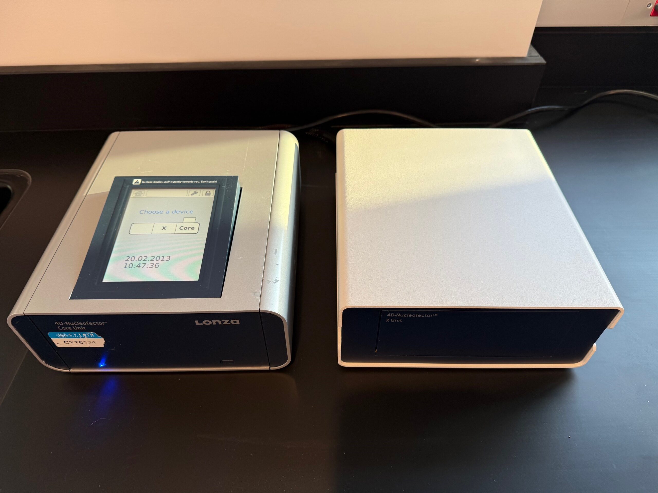 Lonza 4D Nucleofector System Core & X Unit combo Electroporation System