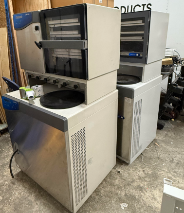 Labconco FreeZone 18 w/ 4 shelf Bulk Tray Dryer Benchtop Lyophilizers